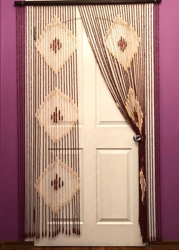 Висюльки из дерева и другого материала на дверной проем