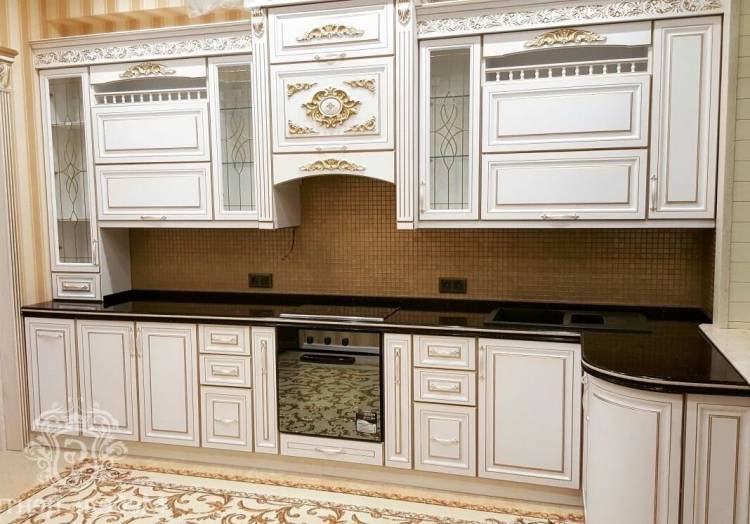 Недорогие белые кухни с патиной на заказ, белую кухню с патиной у производителя в Москв