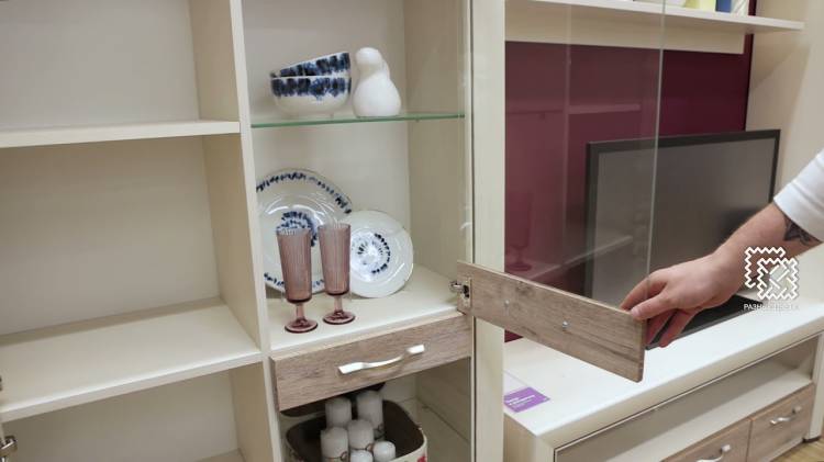 Шкаф-витрина Olivia с доставкой по выгодной цене в интернет магазине Hoff