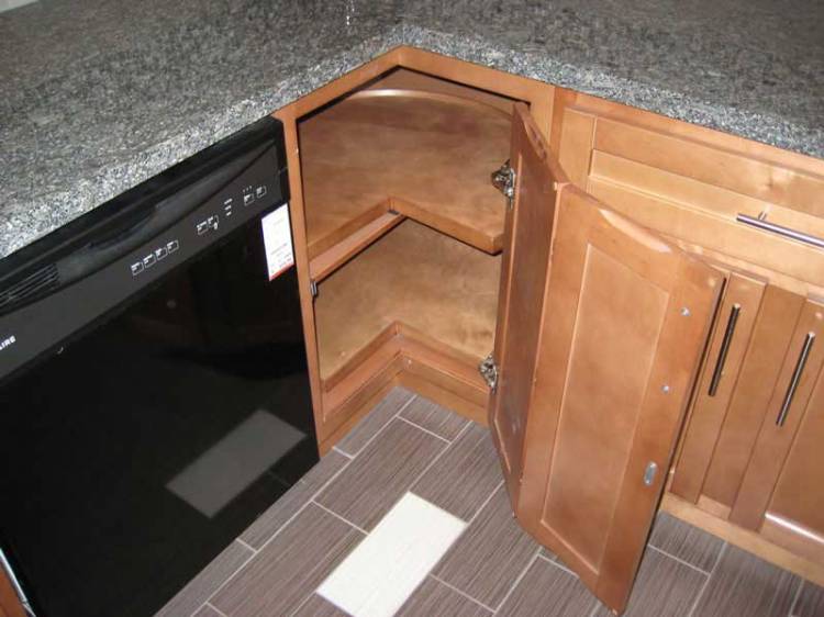Кухонный угловой шкаф, как выбрать его разновидность и изготовить самостоятель