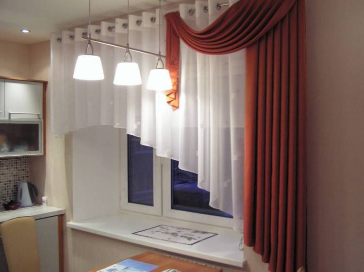 Классические шторы на люверсах для гостиной