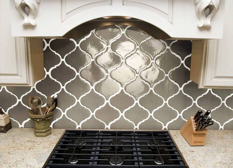 Плитка арабеска на кухонном фартук