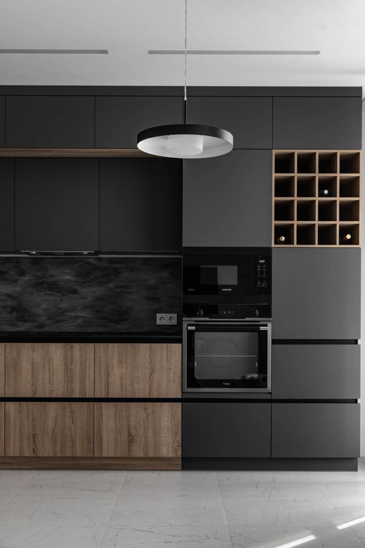 Эффектный интерьер черных кухонь с фасадами IDM Eterno