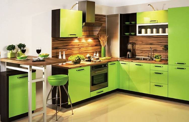 Кухонный гарнитур зеленого цвет