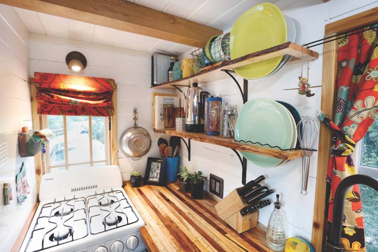 Дизайн практичных советов для обустройства маленькой кухни на дач