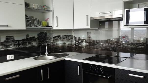 Дизайн черно-белой кухни, как правильно подобрать элементы интерьера, фартук, шторы, напольное покрытие, стол, стулья
