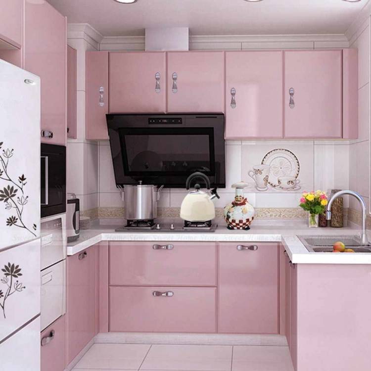 Бежево розовая кухня