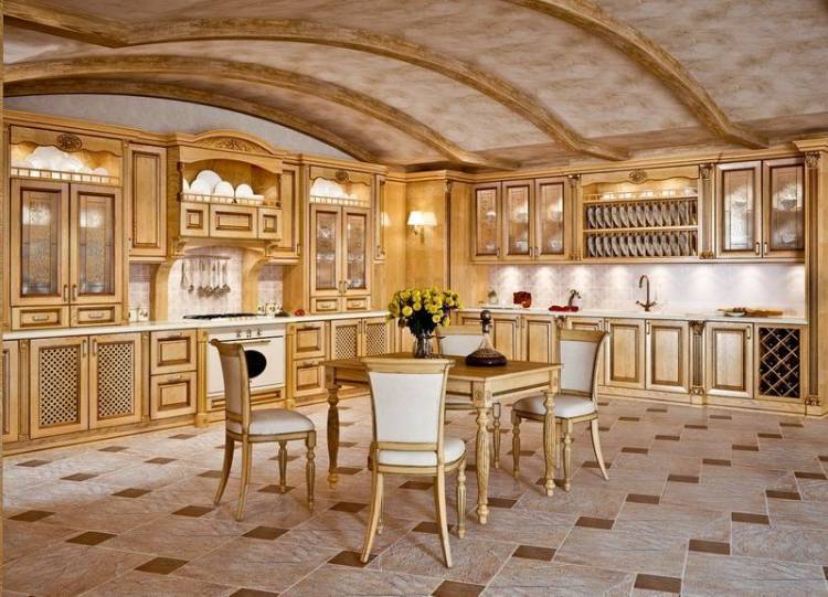 Кухня Любовь угловая в золотом цвете классического стиля на заказ в Москве и Московской области