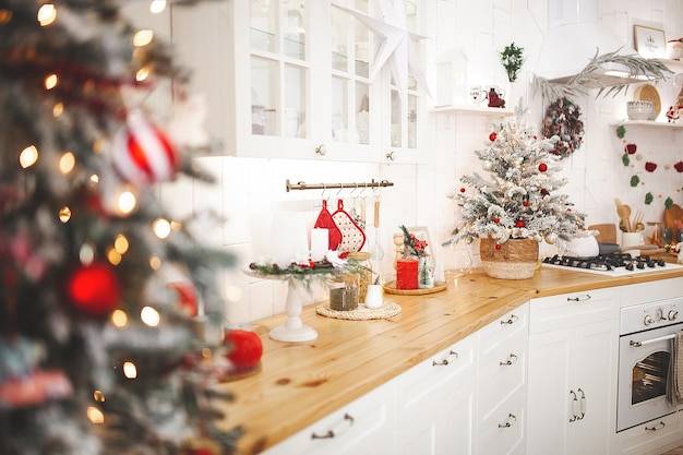 Новогоднее украшение на кухню интерьер кухни праздники новогодний дизай