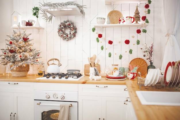Новогоднее украшение на кухню интерьер кухни праздники новогодний дизай