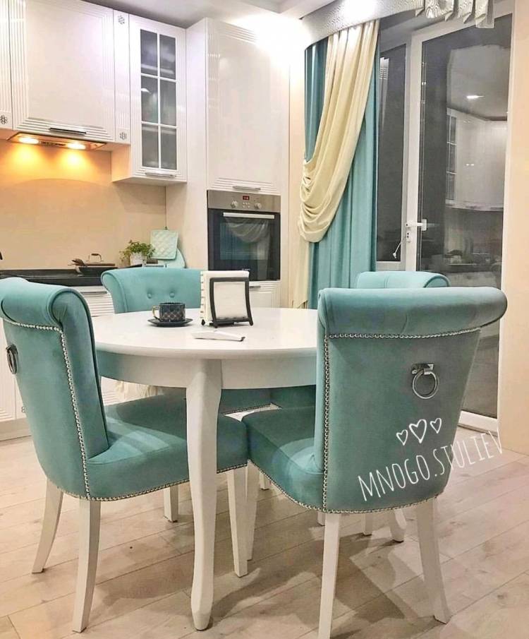 Кресло на кухне в интерьер