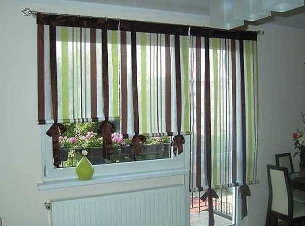 Рулонные шторы на балконную дверь