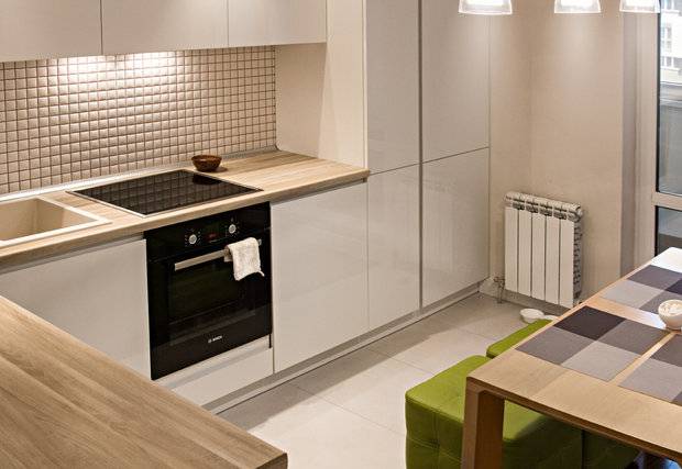 Белая кухня без ручек в скандинавском стиле