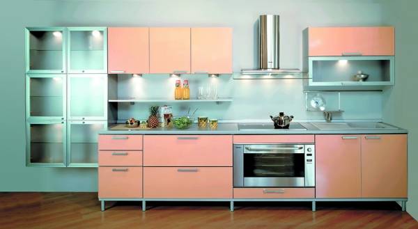 Кухня персикового цвет
