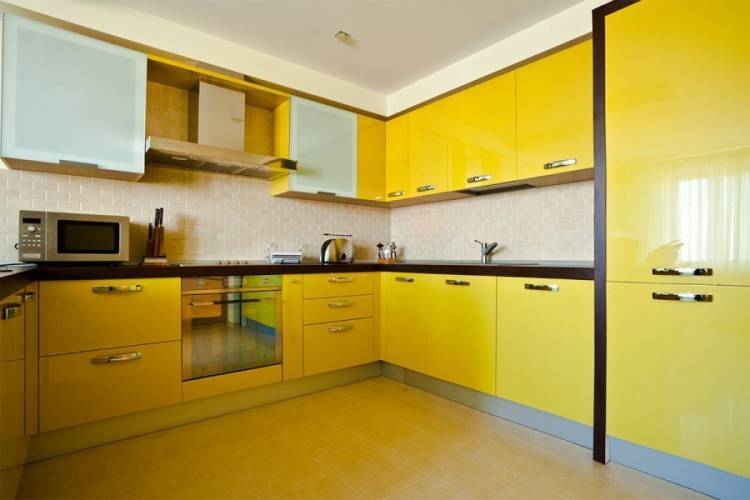 желтую кухню в интерьере от производителя в СПб