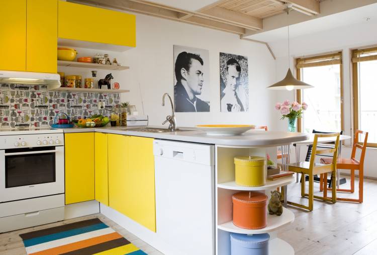 Кухня в желто белом цвет