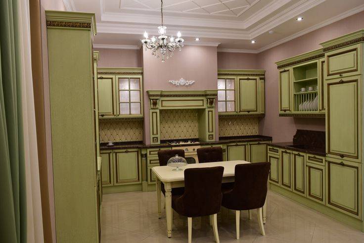 Классическая кухня на заказ от фабрики Гармония мебель на Бухарестской