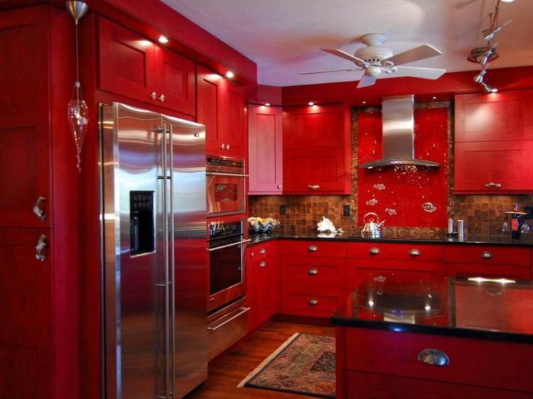 Красная кухня в интерьере фот