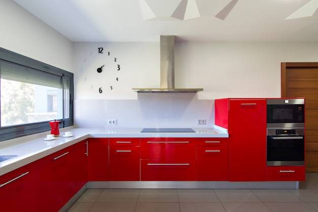 Красная кухня Изображения