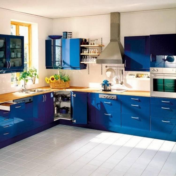 Кухня в синем цвет