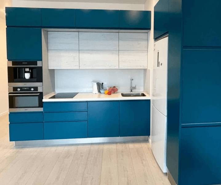 Кухни синего цвета в современном стиле