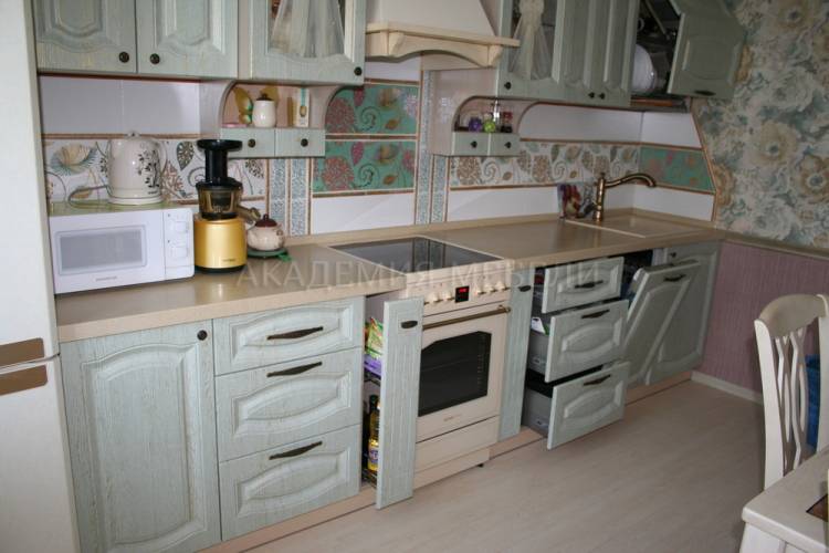 Уютная кухня в стиле Прованс в Томске, фото и