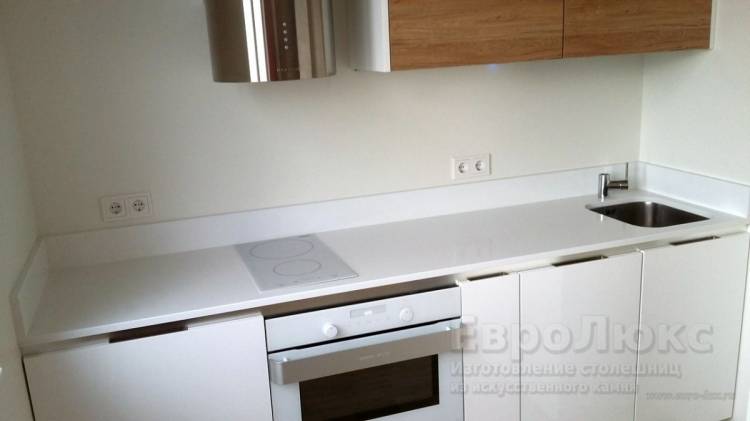 Кухонная столешница из кварцевого агломерата TechniStone CRYSTAL ABSOLUTE WHITE по цене производителя
