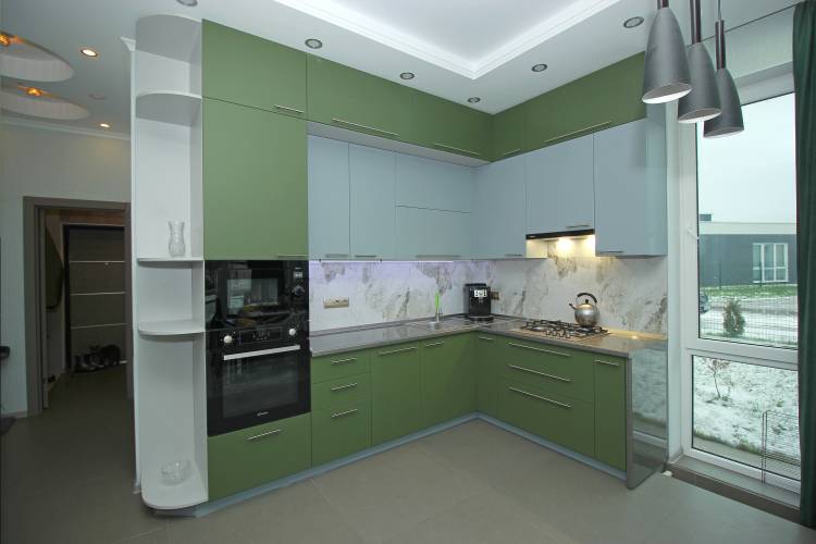 Зеленый цвет кухни Калининград Кухня на заказ в Калининград