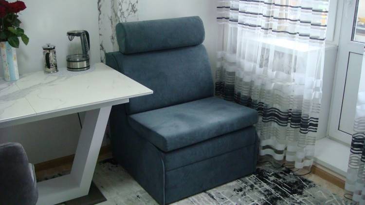 Выбрали кресло кровать, вернее маленький диван на кухню и что получилось с интерьером и дизайном