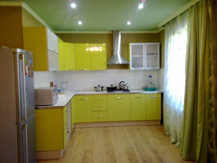 Кухня лимонного цвет