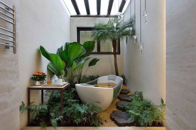 Интерьер ванной в тропическом стиле