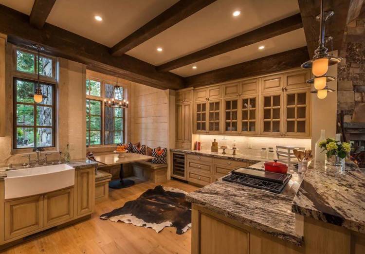 Кухня с деревянными балками на потолке: 68+ идей дизайна
