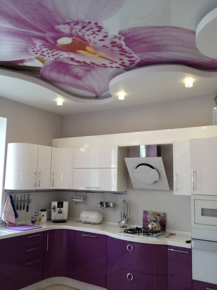 Фиолетовый натяжной и подвесной потол