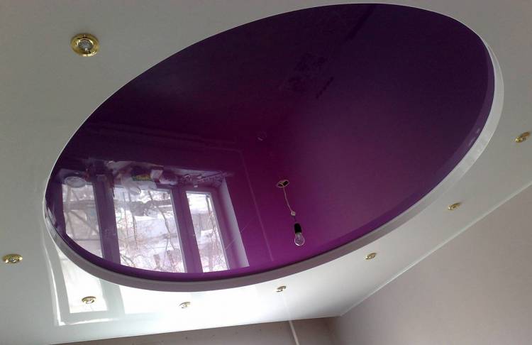 Фиолетовый глянцевый натяжной потол