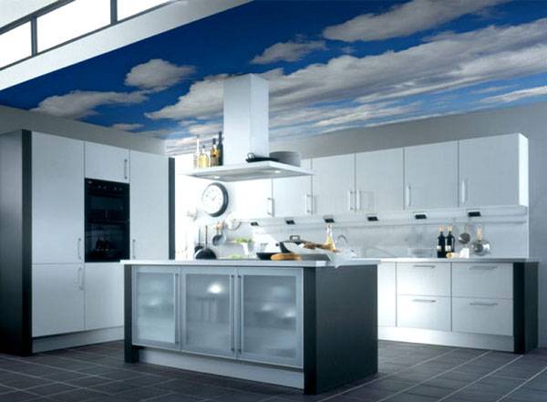 Дизайн натяжных потолков для кухни