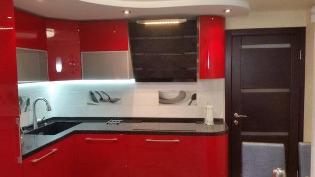 Красная кухня с фасадами эмаль МДФ