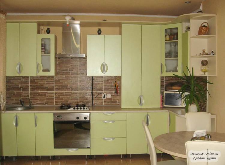 Угловая кухня цвета «зеленый лен»