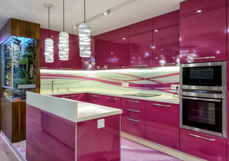 Красивые розовые кухни в современном стиле