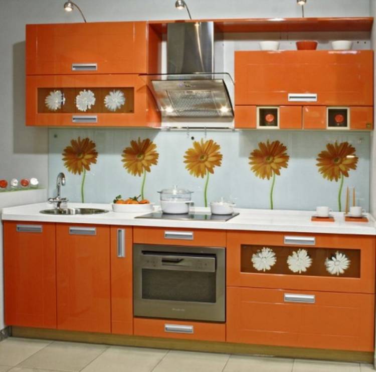 Оранжевая кухня в интерьер