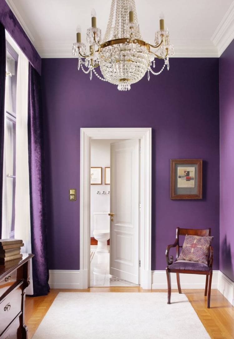 Стены фиолетового цвет