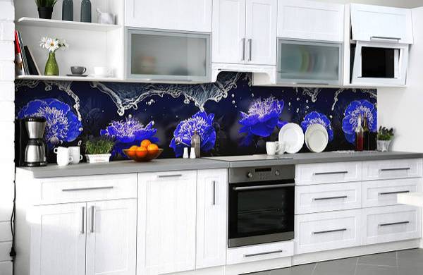 Виниловый кухонный фартук Синие Пионы Вода (наклейка для кухни ПВХ пленка скинали) Цветы Черный
