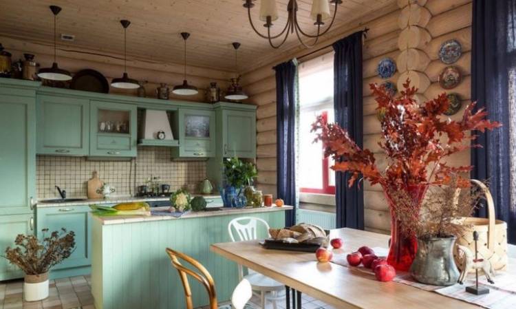 Кухня в деревянном дом