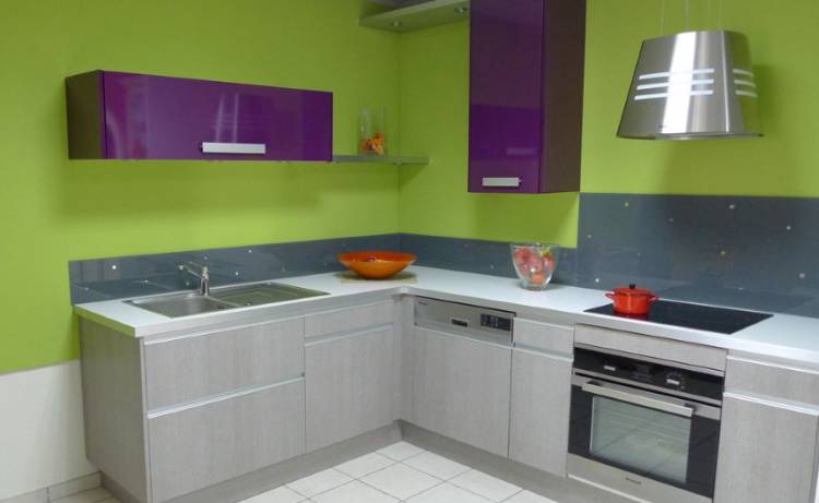 Фиолетово-зеленая Кухня