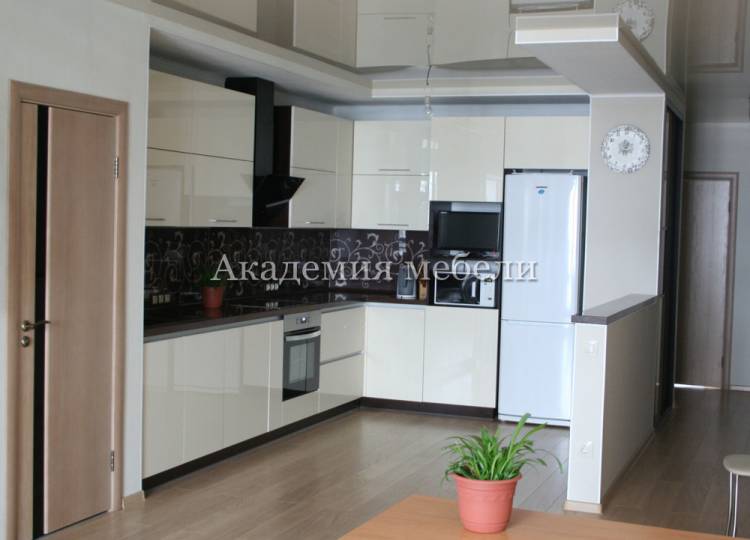Угловая кухня в стиле модерн в Томске, фото и