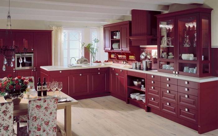 Кухня бордового цвет
