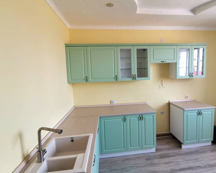 Кухонный гарнитур мятного цвета цена на заказ в Астрахани