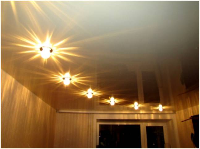 Как расположить светильники на натяжном потолке?