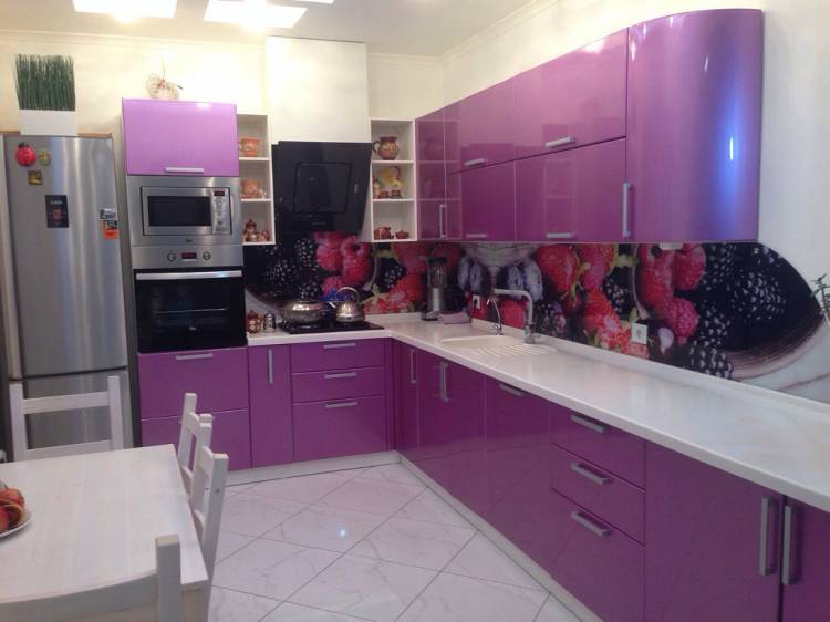 Дизайн фиолетовой кухни