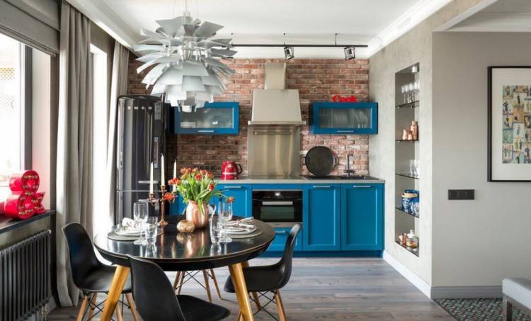 Кухонный гарнитур с синими крашенными фасадами