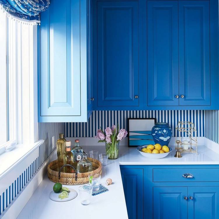 Кухни в хрущевках голубой